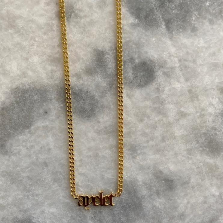 Sienna Bold Thick Chain Nameplate Choker
